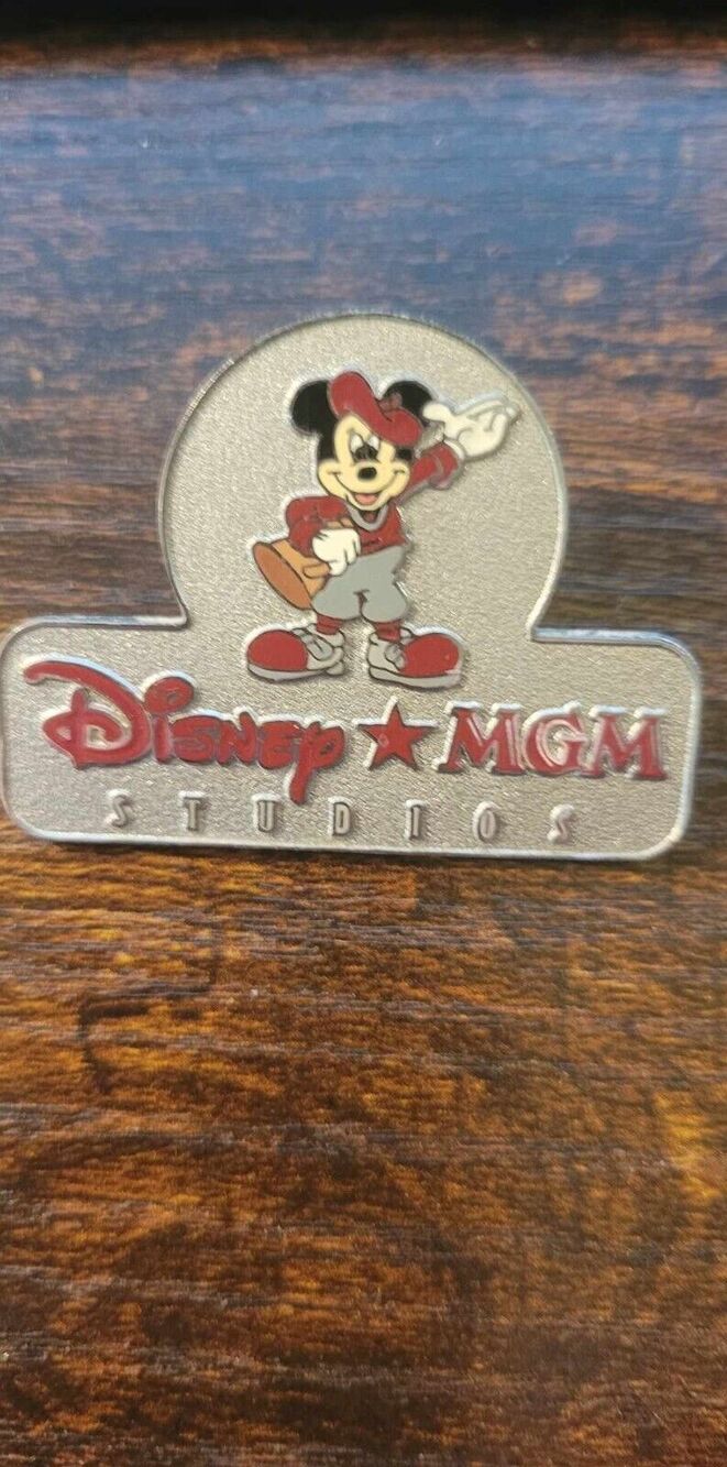 Vintage Disney Pin MGM Studios 2002 Director Mickey 3996